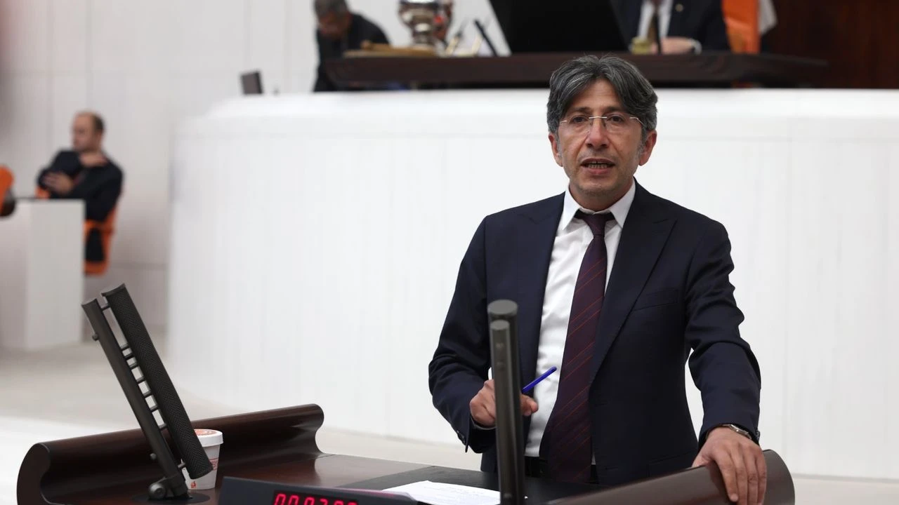 “Öğrencileri yurttan uzaklaştırmak zalimliktir”